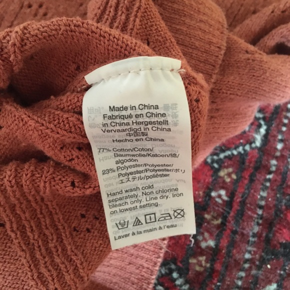 Super Cute Scoop Neck Top! - Picture 4 of 6